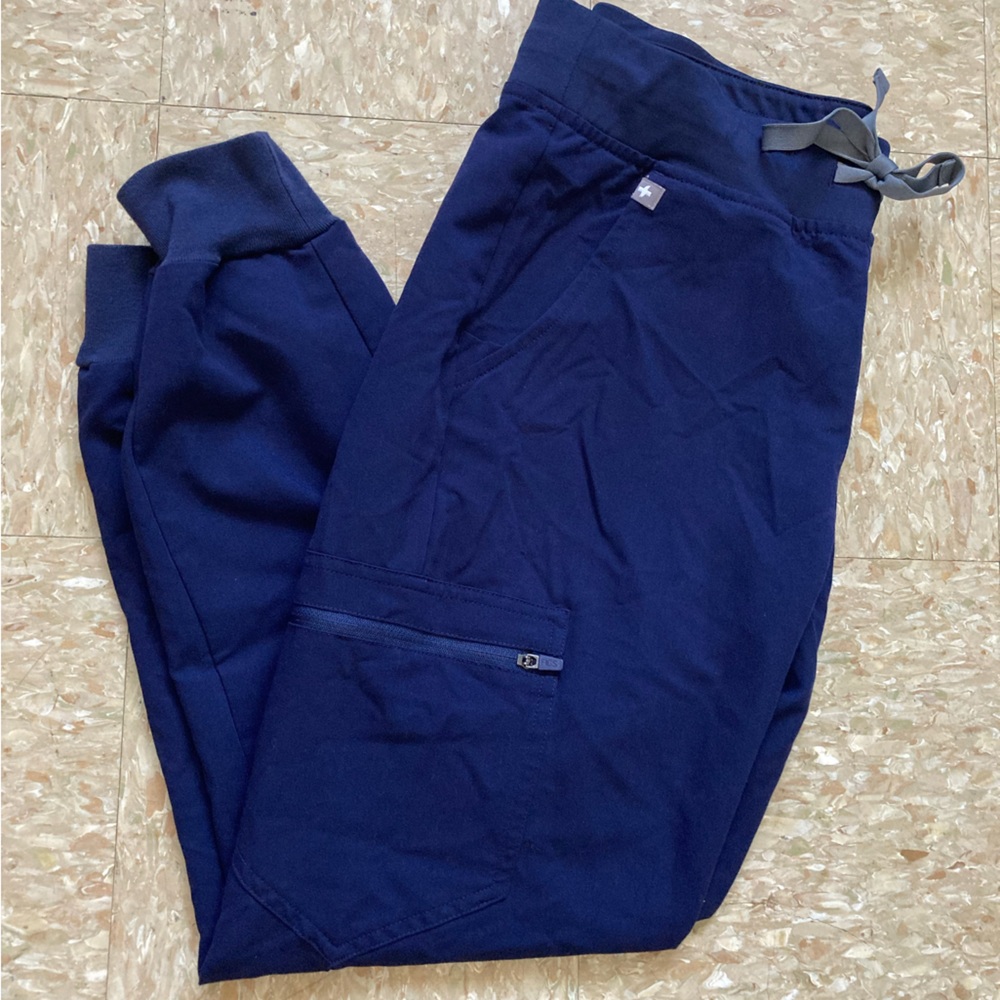 Figs Technical Support JoggerScrubs. Size: Small/Petite
